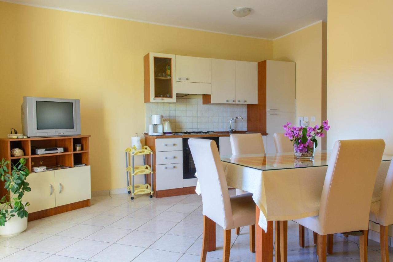 Apartments Anton Vinišće Eksteriør bilde